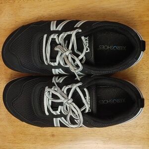 Xero Women's Prio, 10.5, Black & White